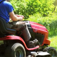 Fűnyíró traktorok